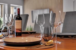 Arctic Homes - Premium Plaza