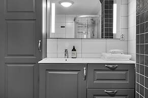 Arctic Homes - Premium Plaza