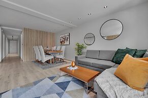 Arctic Homes - Premium Plaza