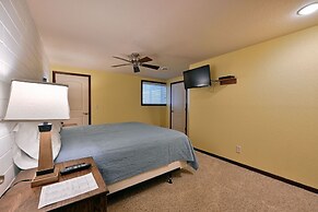 Unit 701 5 Bd 3 Ba 5 Bedroom Condo by RedAwning