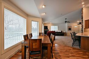 Unit 701 5 Bd 3 Ba 5 Bedroom Condo by RedAwning