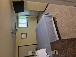 Unit 701 5 Bd 3 Ba 5 Bedroom Condo by RedAwning