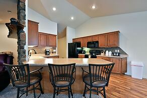 Unit 701 5 Bd 3 Ba 5 Bedroom Condo by RedAwning