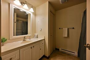 Unit 701 5 Bd 3 Ba 5 Bedroom Condo by RedAwning