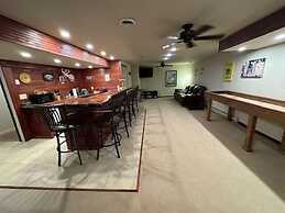 Unit 701 5 Bd 3 Ba 5 Bedroom Condo by RedAwning