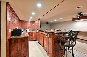 Unit 701 5 Bd 3 Ba 5 Bedroom Condo by RedAwning