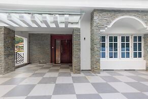 Grandis Inn By Avkanz