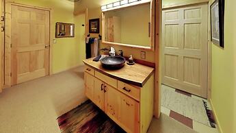 Grand View Log Cabin