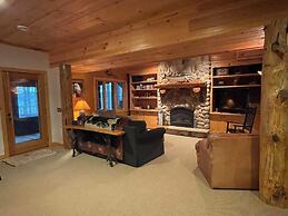 Grand View Log Cabin