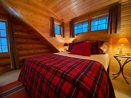 Grand View Log Cabin