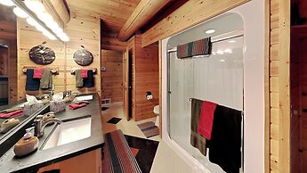 Grand View Log Cabin