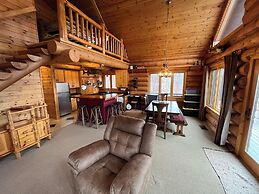 Grand View Log Cabin