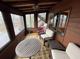 Grand View Log Cabin