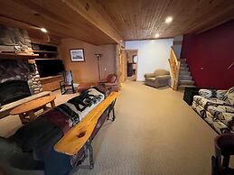 Grand View Log Cabin