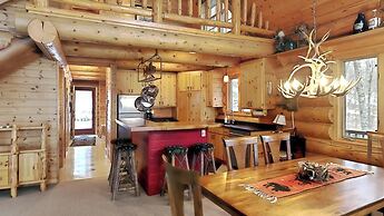 Grand View Log Cabin