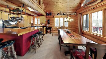 Grand View Log Cabin