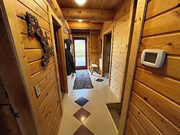 Grand View Log Cabin