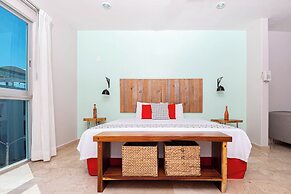 Chingon Anarchy Hotel & Roof