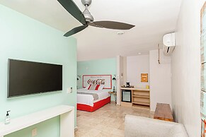 Chingon Anarchy Hotel & Roof