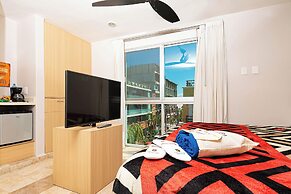 Chingon Anarchy Hotel & Roof