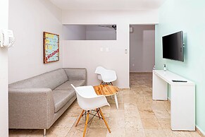 Chingon Anarchy Hotel & Roof