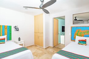 Chingon Anarchy Hotel & Roof