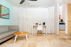 Chingon Anarchy Hotel & Roof