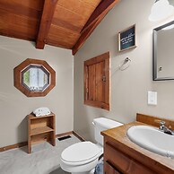 Cabin in the Trees, Hot Tub, Fire Pit