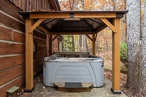 Cabin in the Trees, Hot Tub, Fire Pit