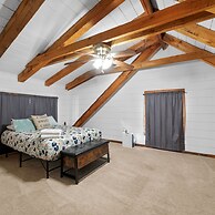 Cabin in the Trees, Hot Tub, Fire Pit