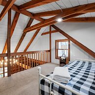 Cabin in the Trees, Hot Tub, Fire Pit