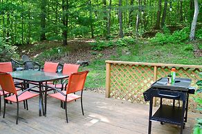 Cabin in the Trees, Hot Tub, Fire Pit