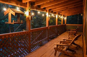 Cabin in the Trees, Hot Tub, Fire Pit