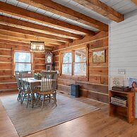 Cabin in the Trees, Hot Tub, Fire Pit