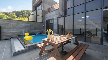 Namhae Kanu720 pet Poolvilla Pension