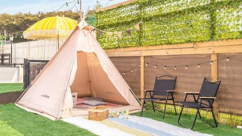 Anmyeondo Bangulbangul Kids Poolvilla