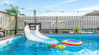 Anmyeondo Bangulbangul Kids Poolvilla