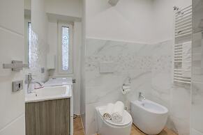 Patty New Apartment in Laveno Center