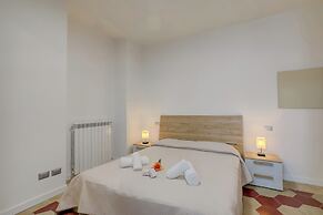 Patty New Apartment in Laveno Center