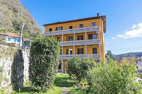 Patty New Apartment in Laveno Center