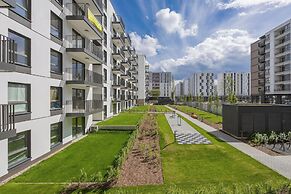 Apartment With Parking by Renters