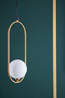 Apartment With Parking by Renters