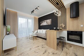 Apartment With Parking by Renters