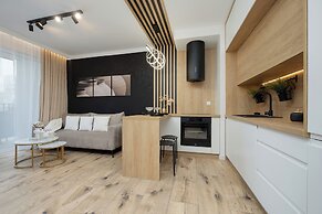 Apartment With Parking by Renters