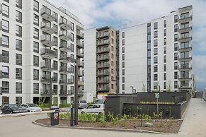 Apartment With Parking by Renters