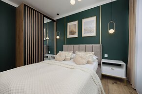 Apartment With Parking by Renters