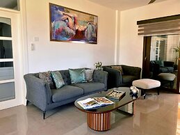 Villa With Pool and Garden 9 min to Beach in Lapta