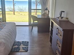 Eben Lake Kivu Cottages and Villas