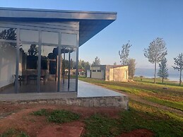 Eben Lake Kivu Cottages and Villas