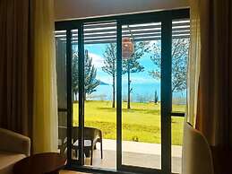 Eben Lake Kivu Cottages and Villas